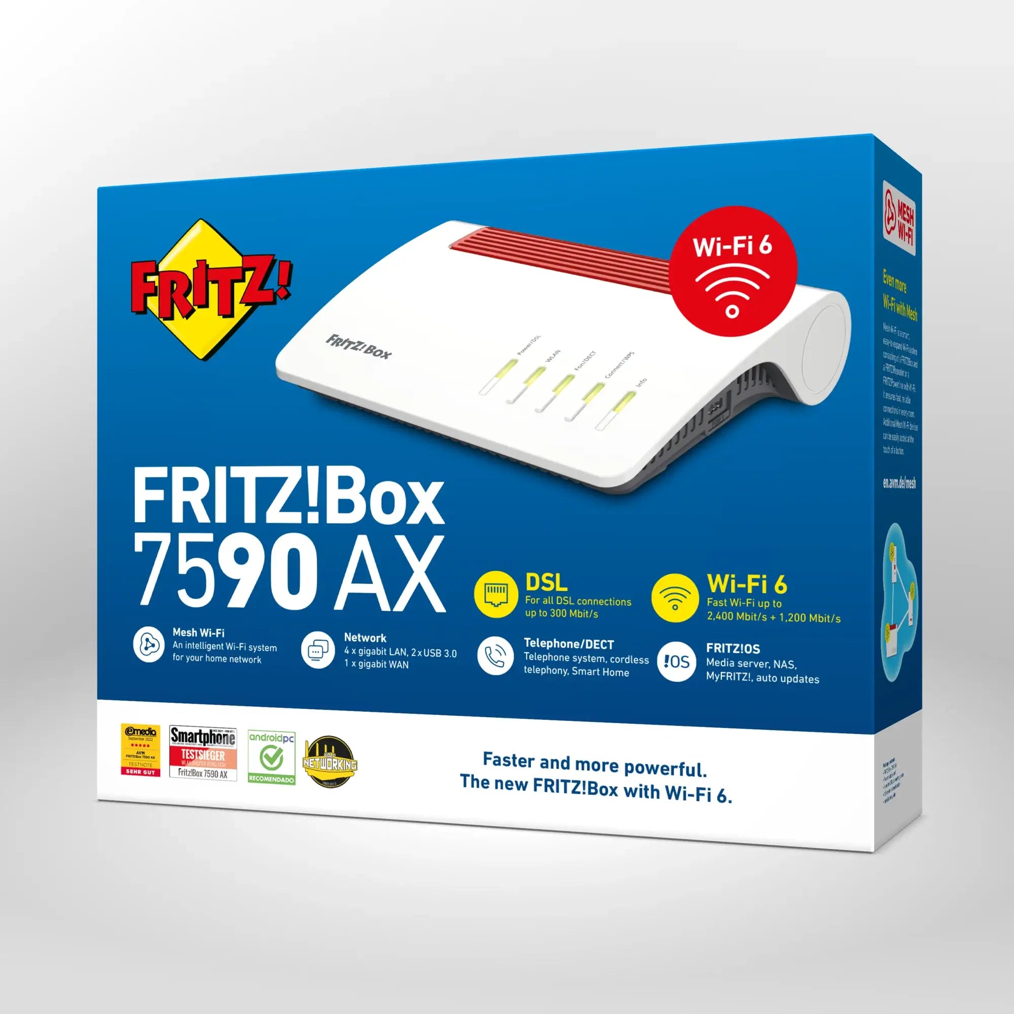 Verpackung von FRITZ!Box 7590 AX auf grauem Hintergrund