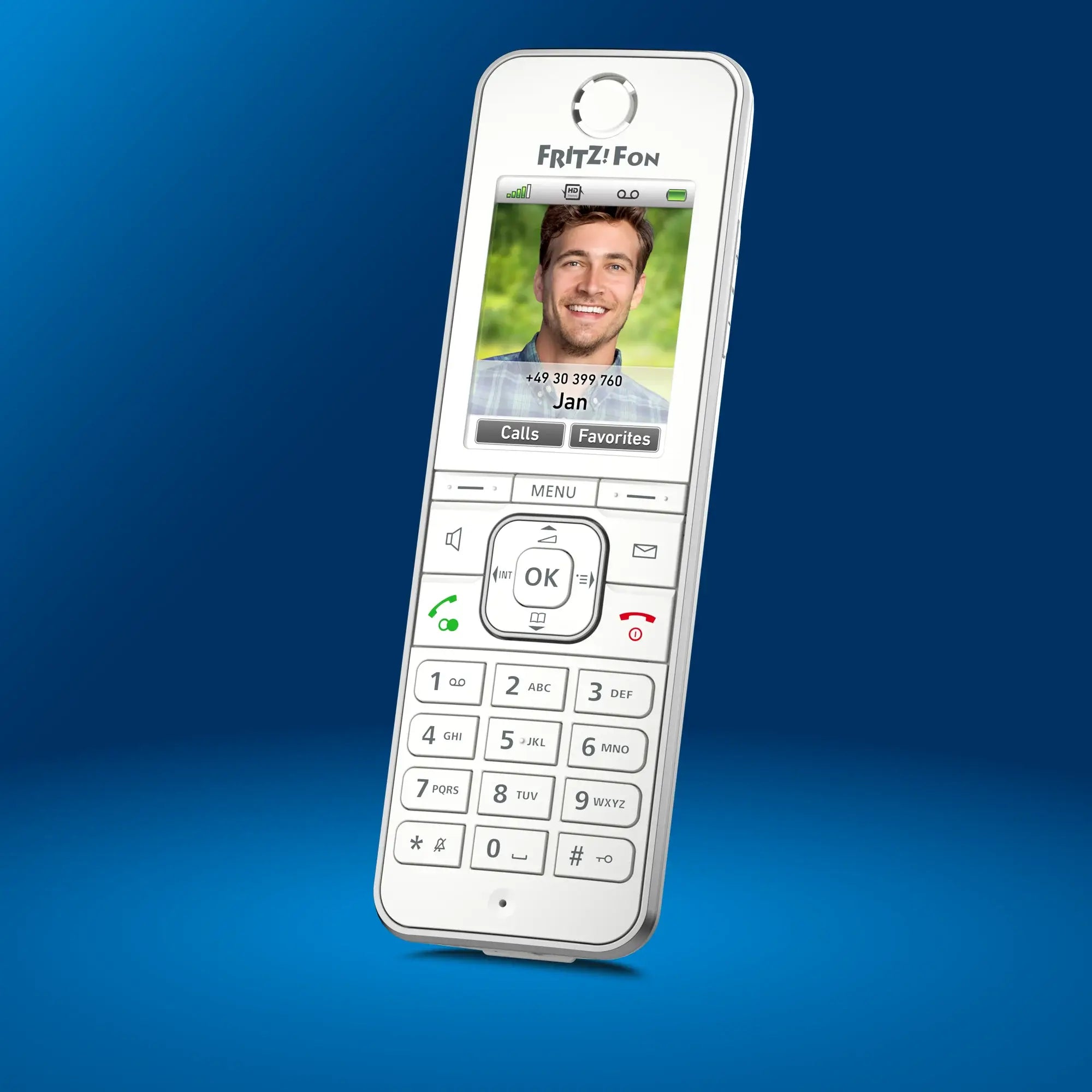 FRITZ!Fon C6 auf blauem Hintergrund