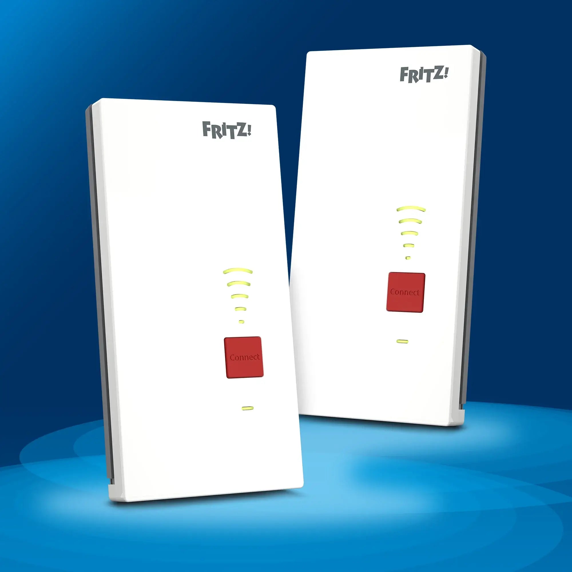 FRITZ!Mesh Set 2700, zwei Mesh Repeater auf blauem Hintergrund