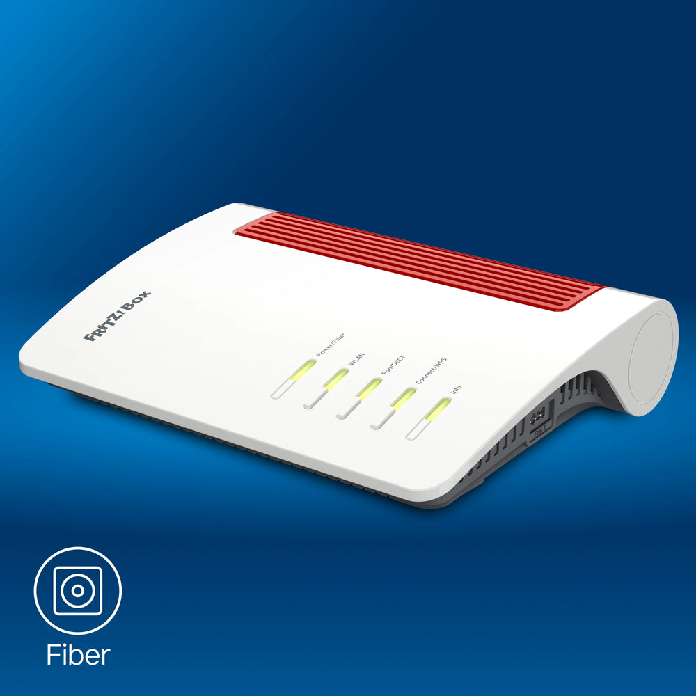 FRITZ!Box 5690 auf blauem Hintergrund mit Glasfaseranschlussdose